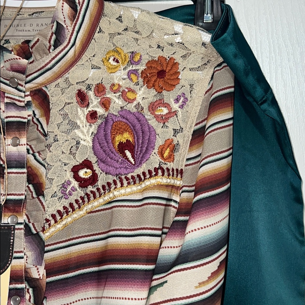 Double D Ranch “Hilda” Blouse Size XL - Picture 8 of 8